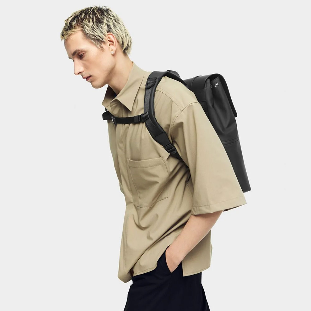 Picture of Apple MacBook Pro 16\" 2019  | Gaston Luga SPLÄSH 2.0 16" Premium Waterproof Eco Material Backpack 20L (Black)