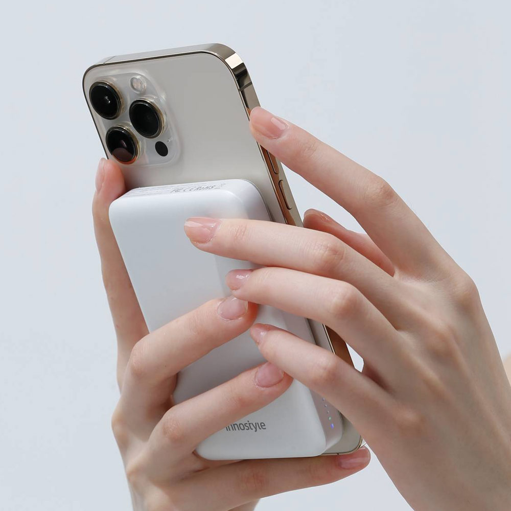 Picture of Innostyle PowerMag Slim Magnetic Wireless Charging with USB-C input output Fast Charge PowerBank (Lavender)